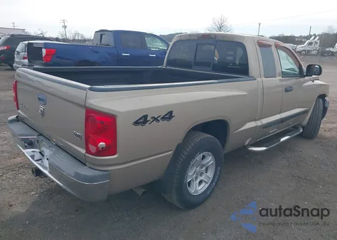 2005 Dodge Dakota Slt from USA, damaged, VIN 1D7HW42N45S112397